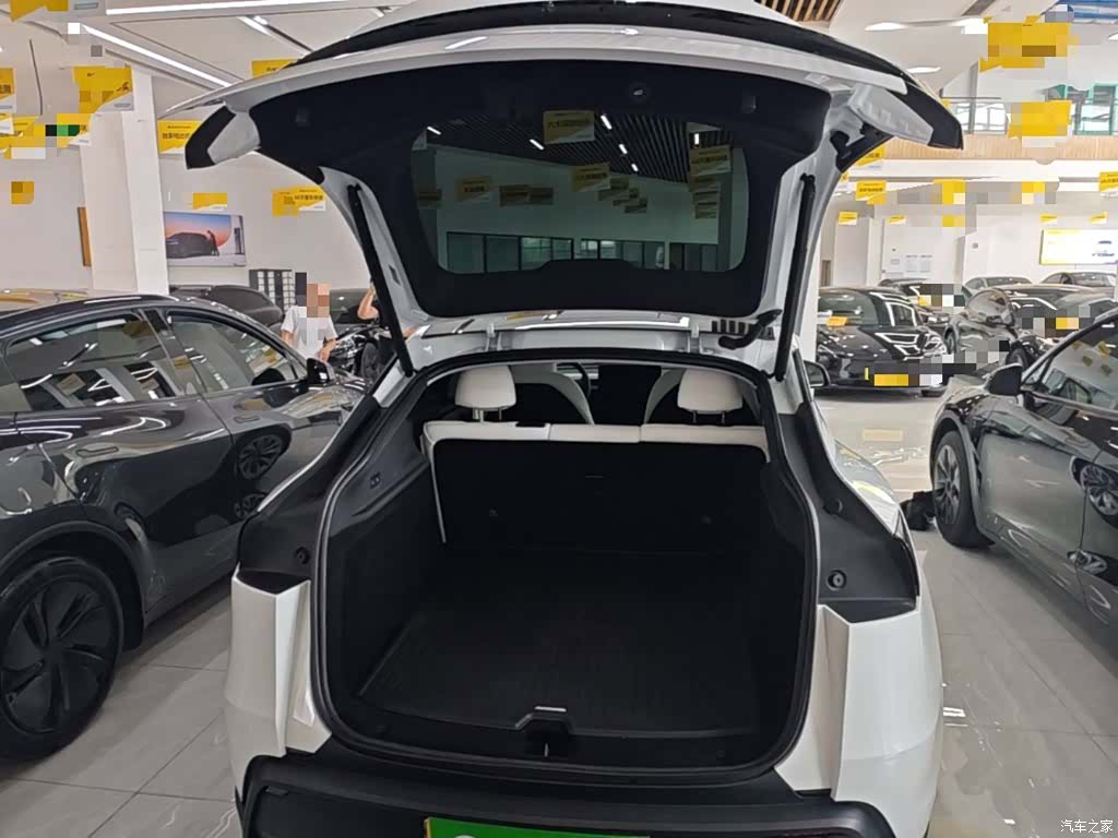 Tesla Model Y, 2025 19