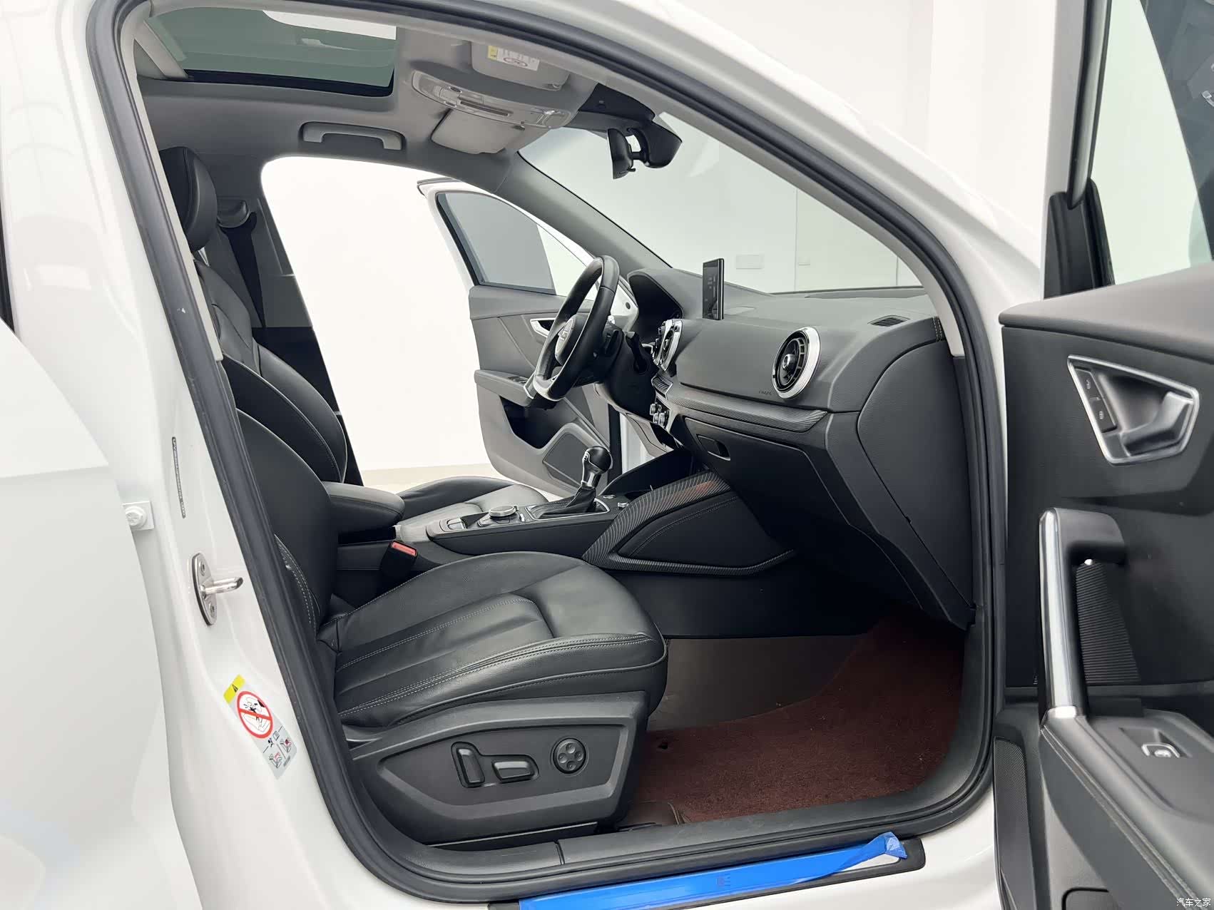 Audi Q2L, 2023 17