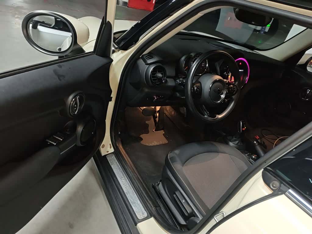 Mini ONE, 2021 16