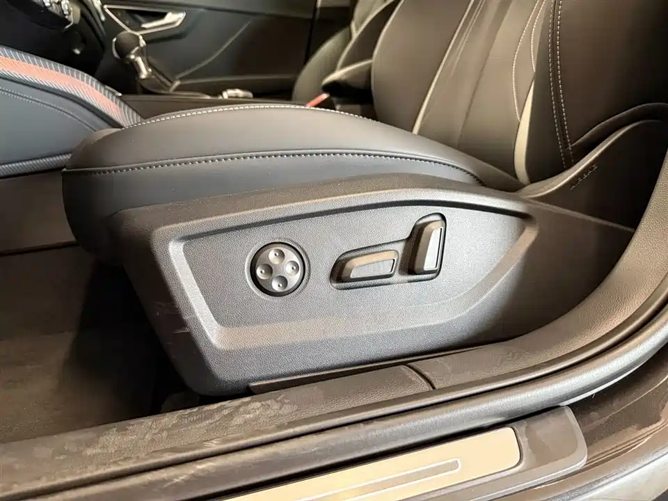 Audi Q2L Audi Q2L