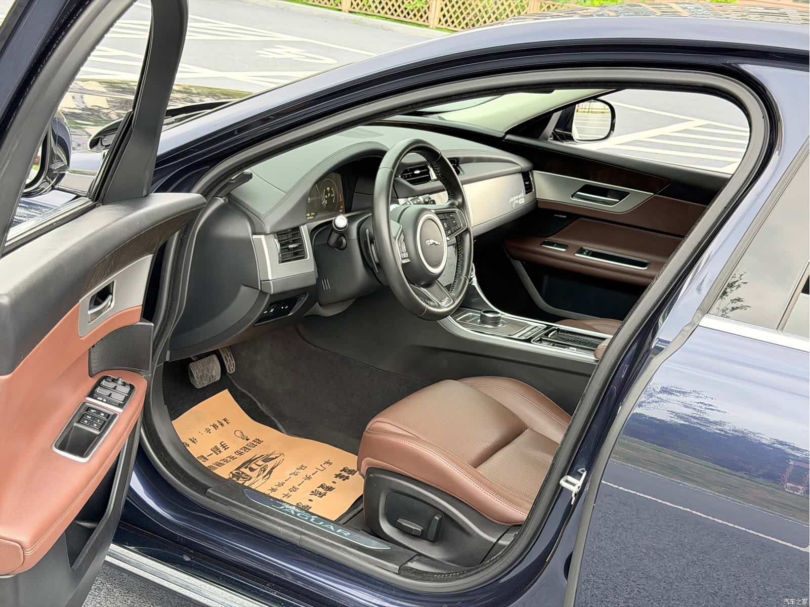 Land Rover XFL, 2019 8