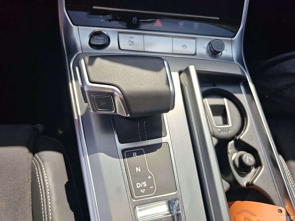 Audi A7L, 2024 14