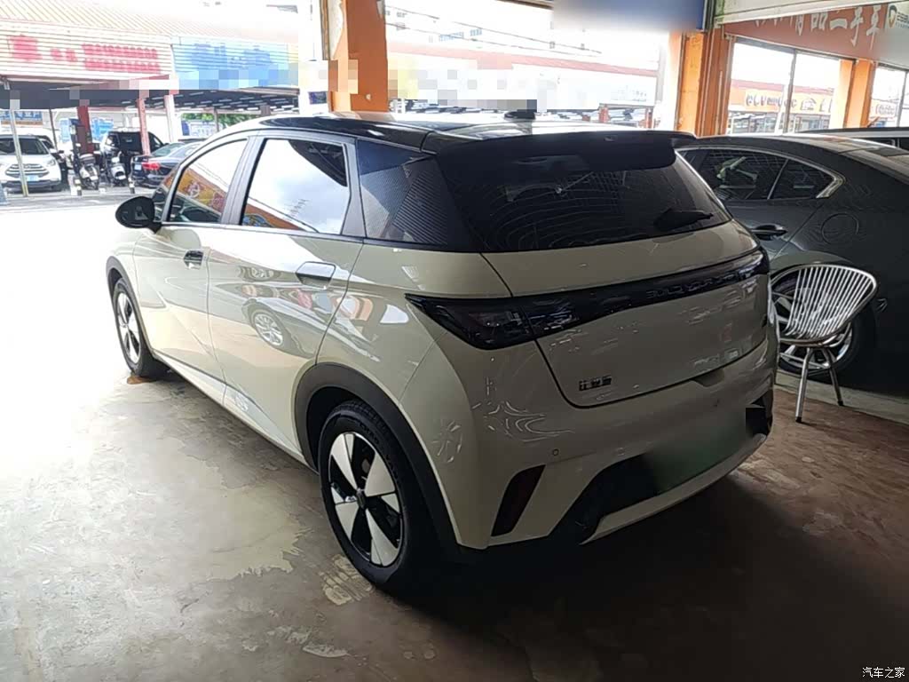 BYD Dolphin, 2023 все фото
