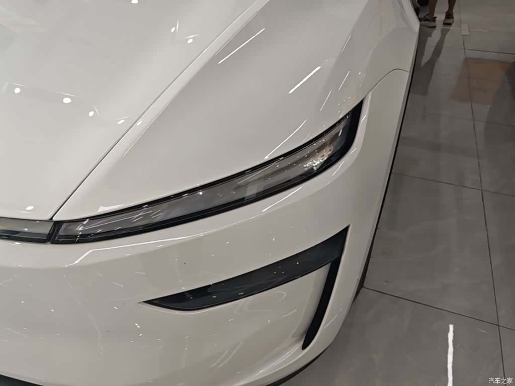 Tesla Model Y, 2025 24