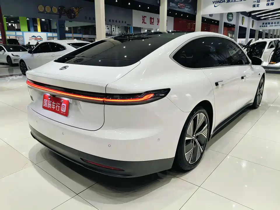 NIO ET7