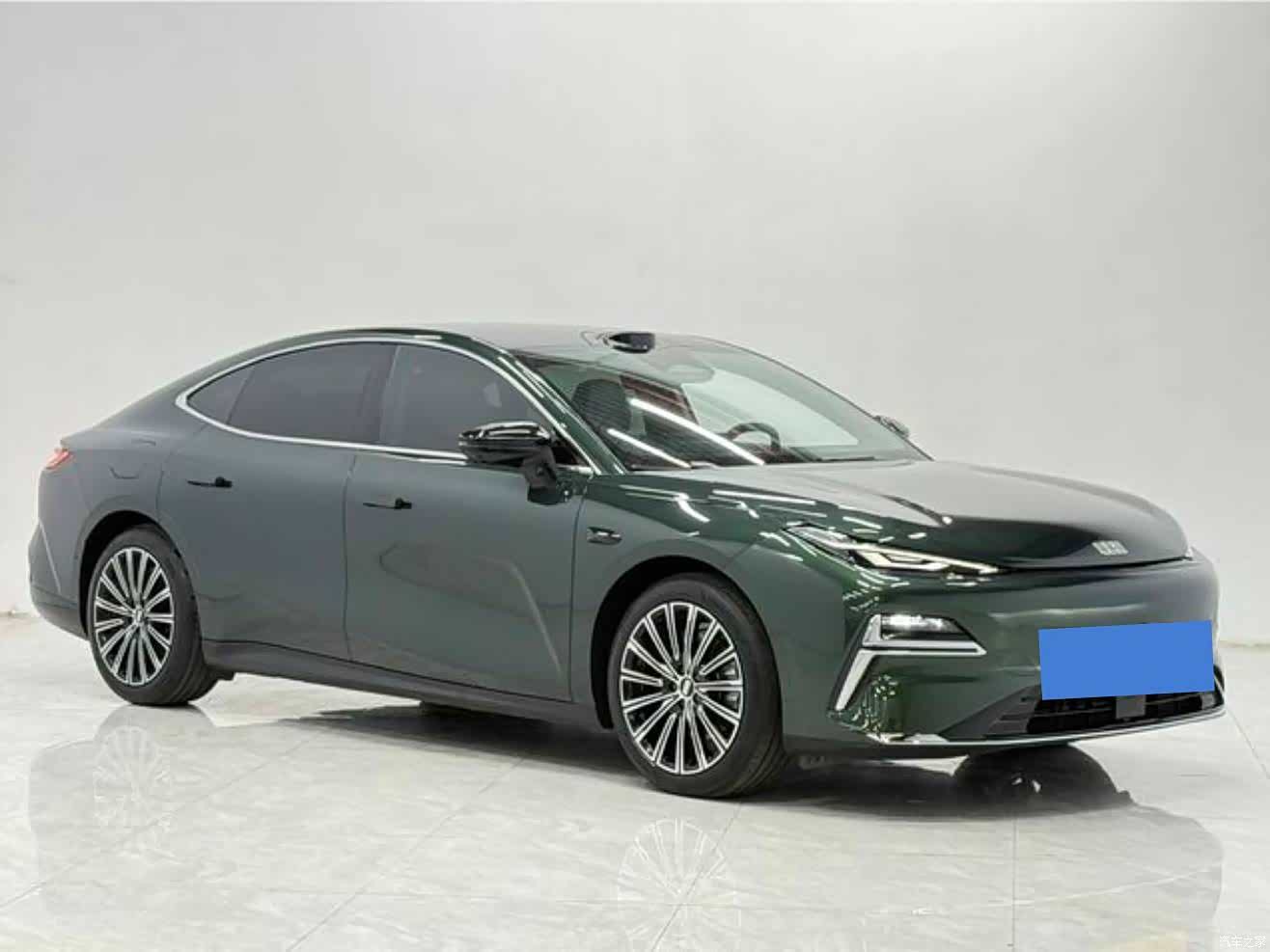 Geely 8, 2025 3