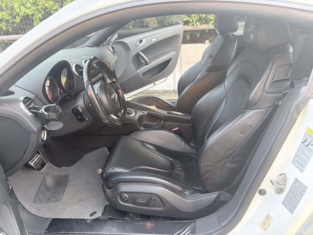 Audi TT, 2011 7
