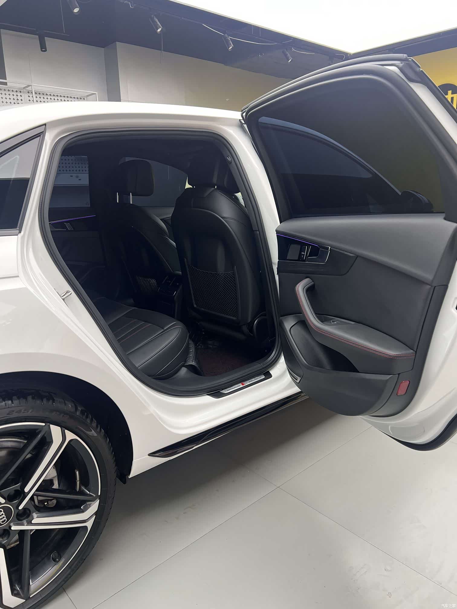 Audi A4L, 2025 6