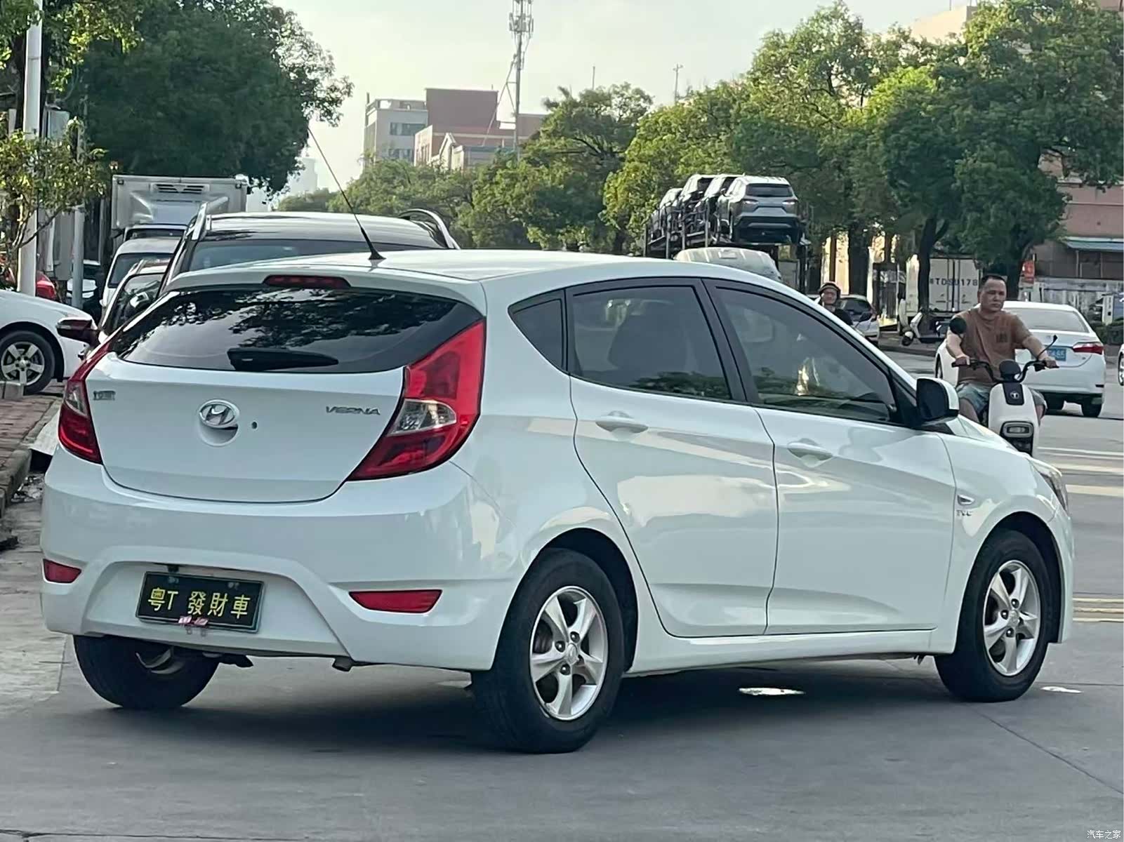 Hyundai GLX, 2016 7