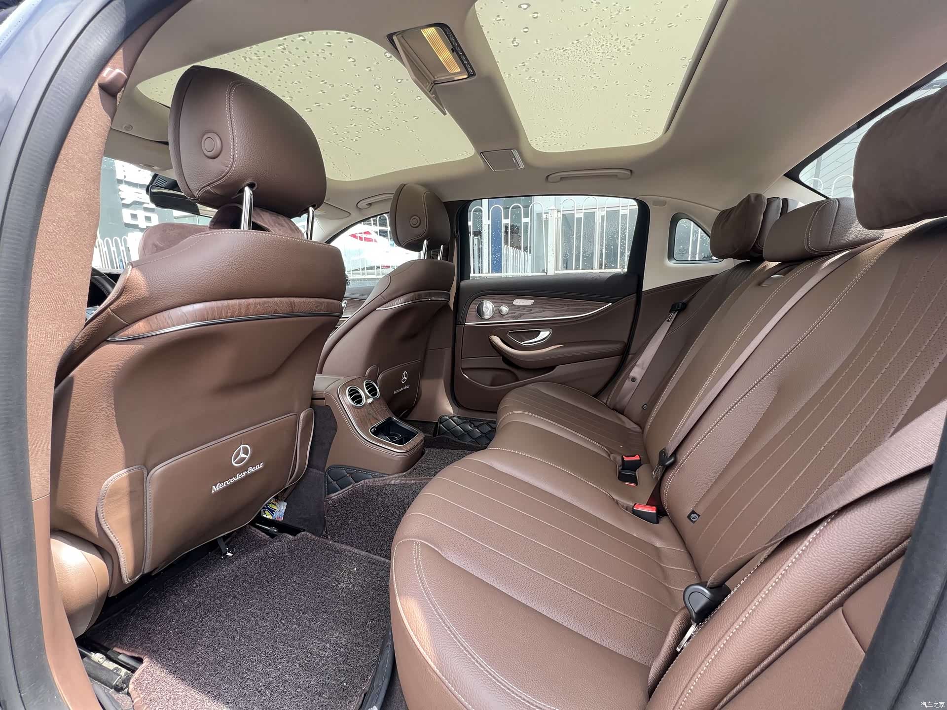 Mercedes-Benz E-Class, 2022 19