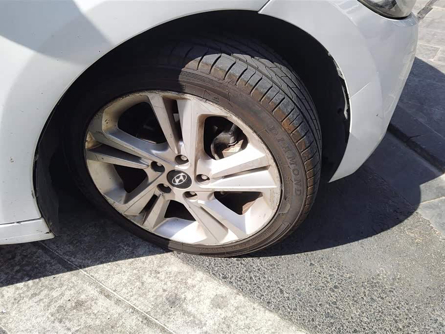 Hyundai Lead