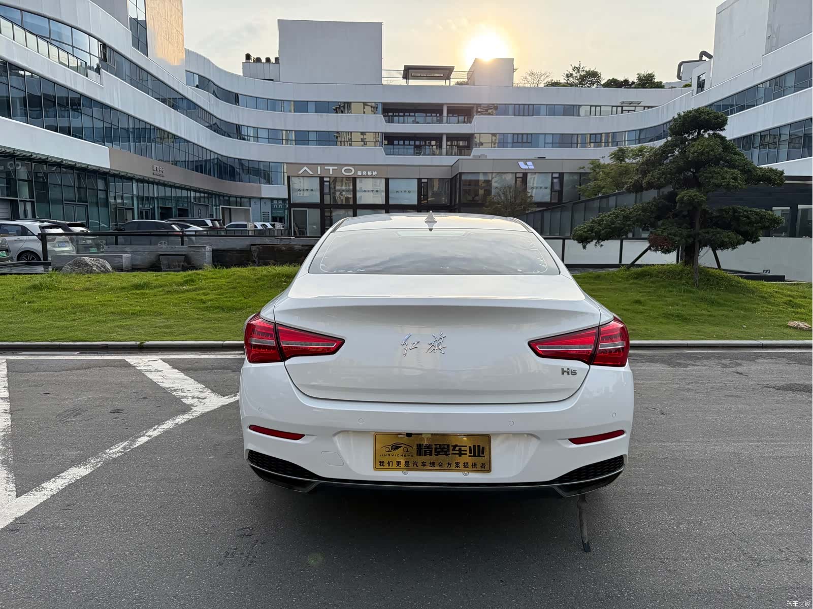 Hongqi H5, 2018 10