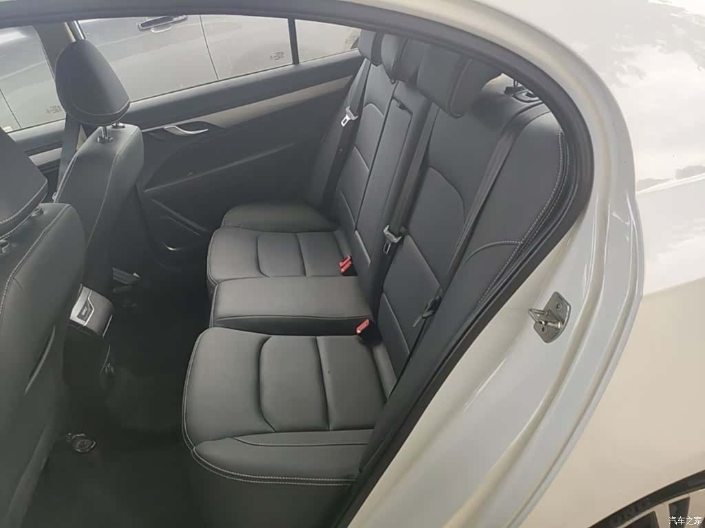 Geely Emgrand, 2018 17