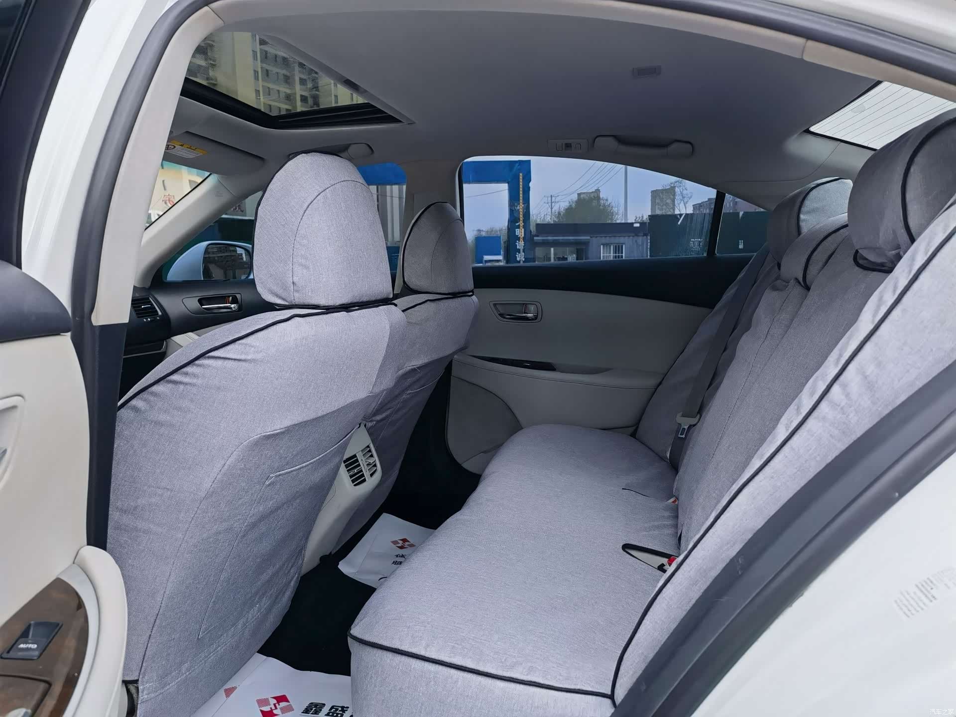 Lexus ES, 2011 8