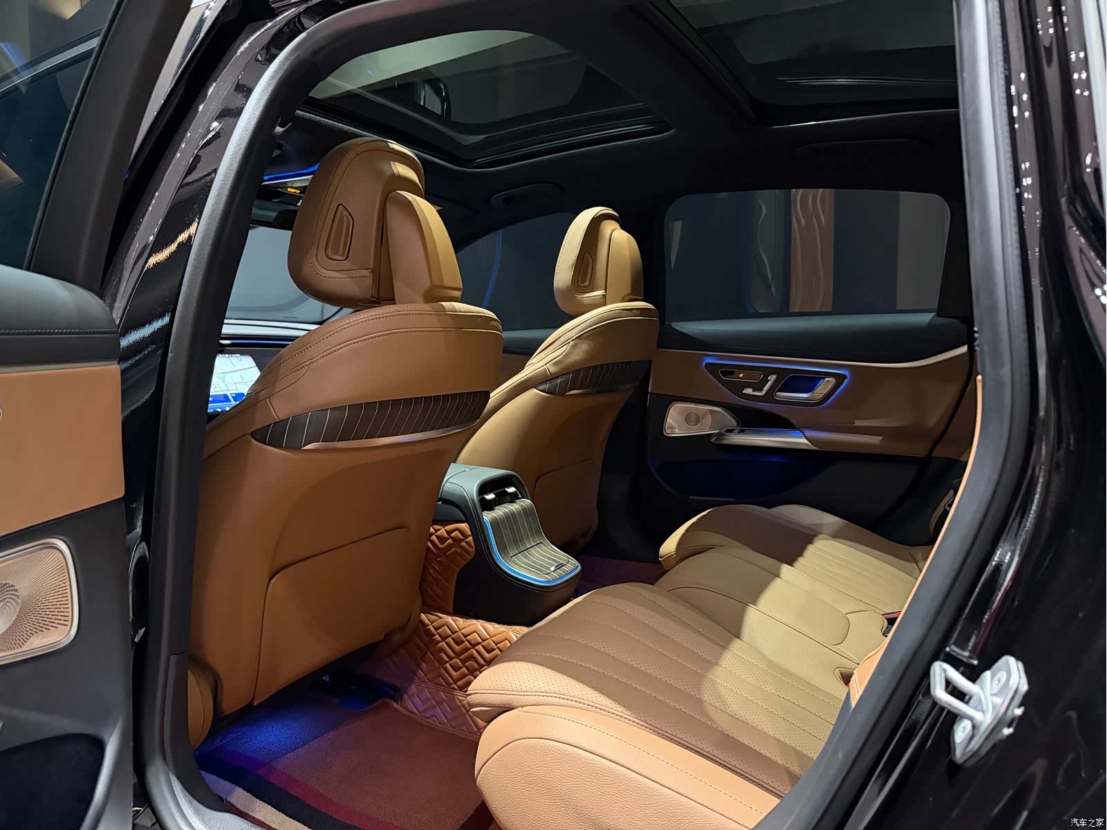 Mercedes-Benz E-Class, 2024 9