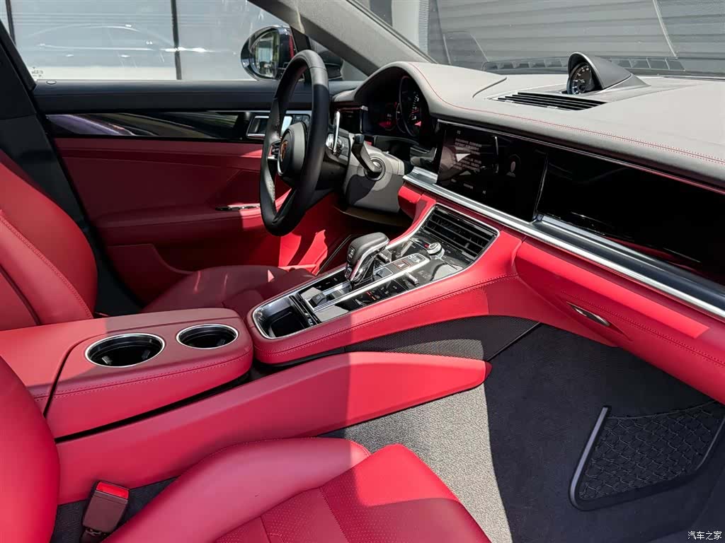 Porsche Panamera, 2023 7