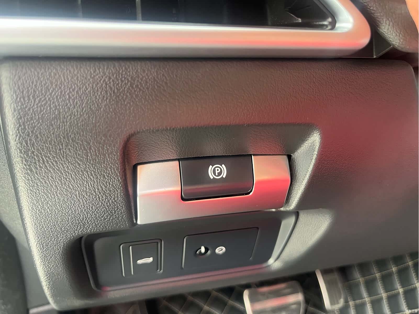 Land Rover XEL, 2023 19