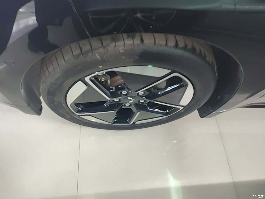 Wuling Starlight, 2025 23