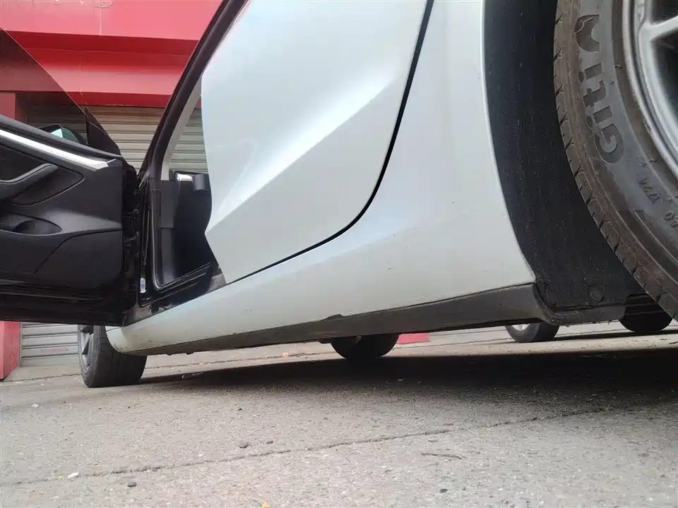Tesla Model 3 Tesla Model 3