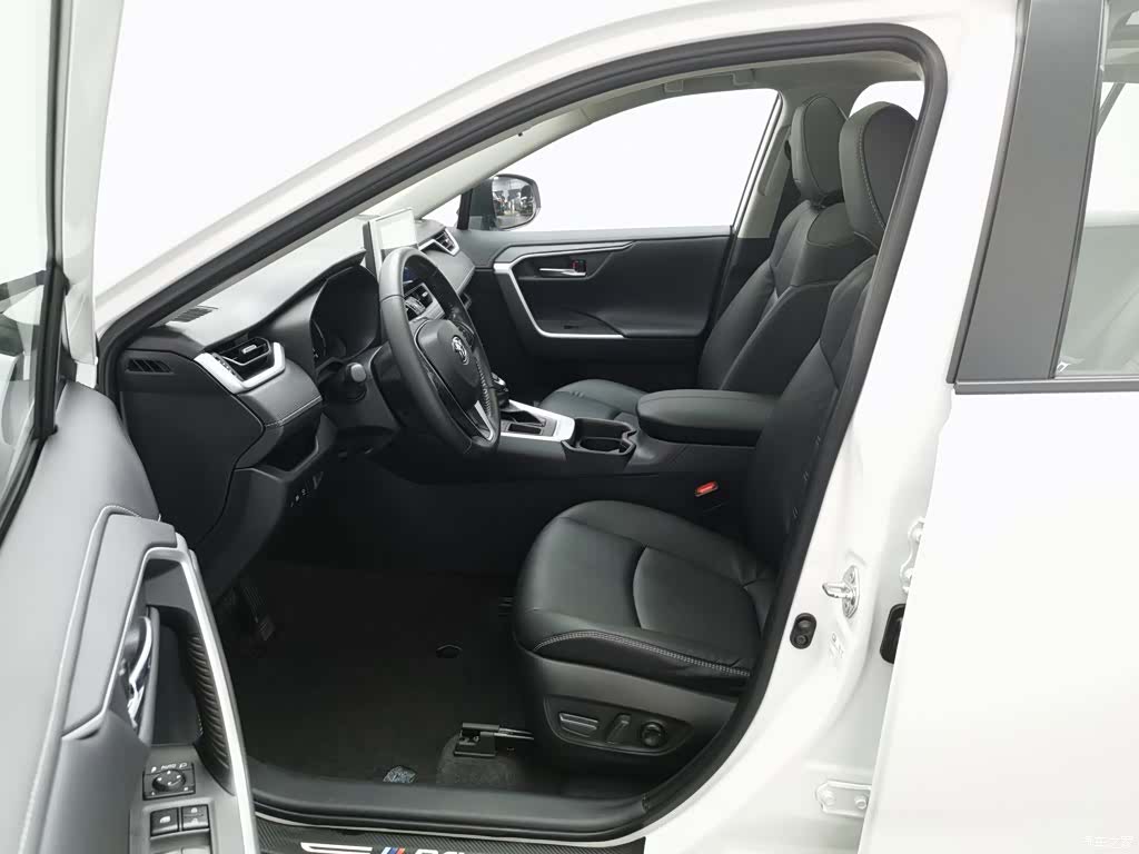 Toyota RAV4, 2022 10