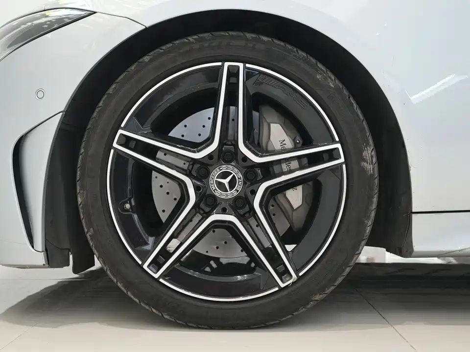 Mercedes-Benz CLS Mercedes-Benz CLS