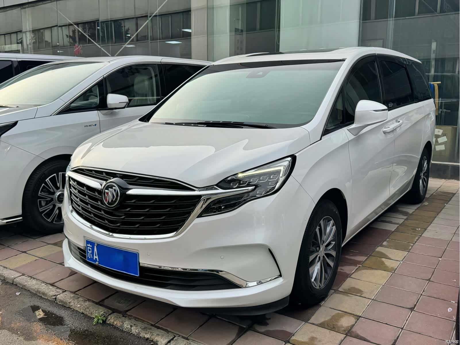 Buick GL8, 2021 1