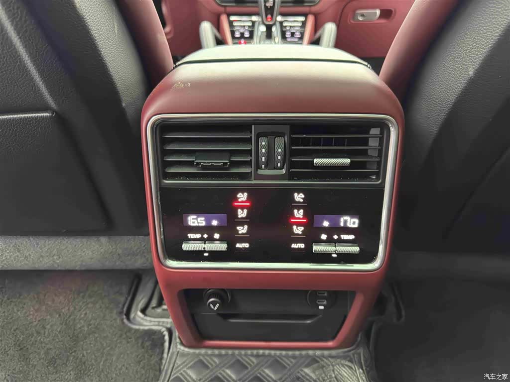 Porsche Cayenne, 2023 11
