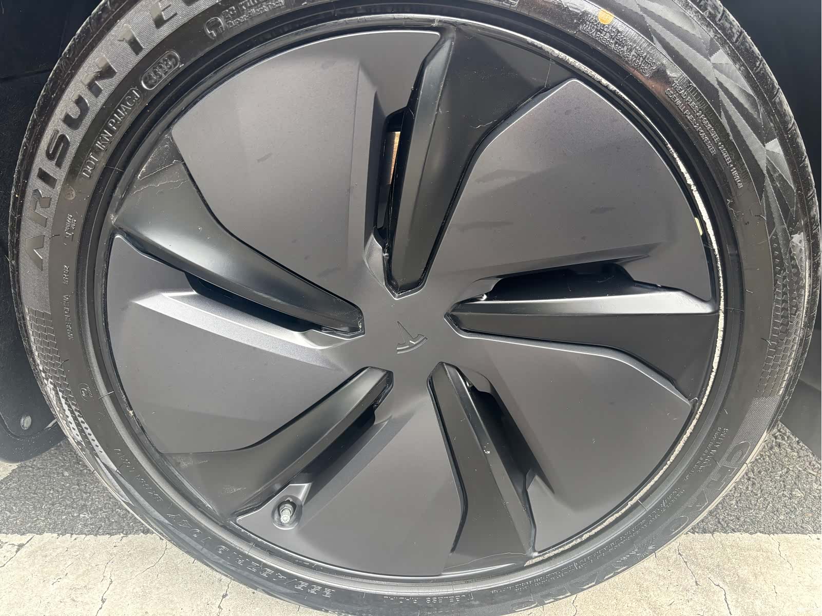 Tesla Model Y, 2025 14
