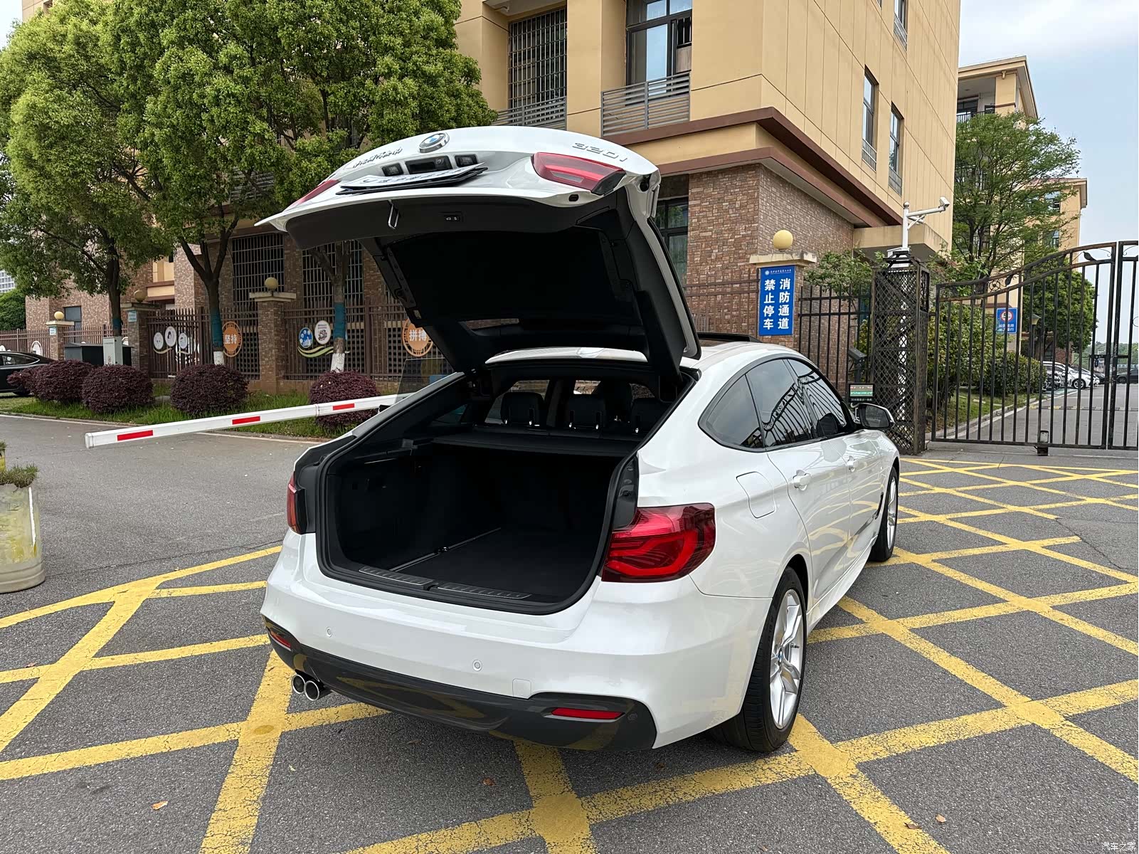 BMW 3 Series, 2021 13