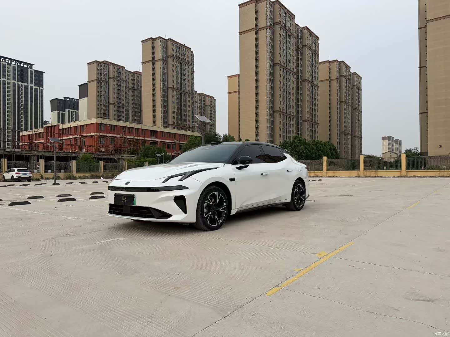 Lynk & Co 02