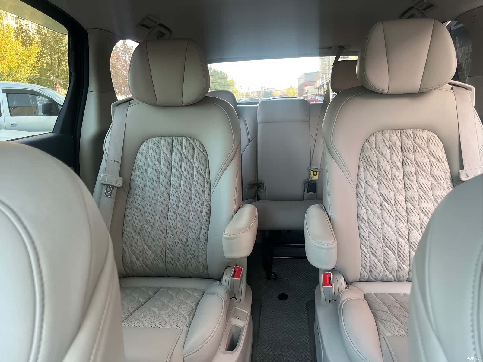 Buick GL8, 2019 13