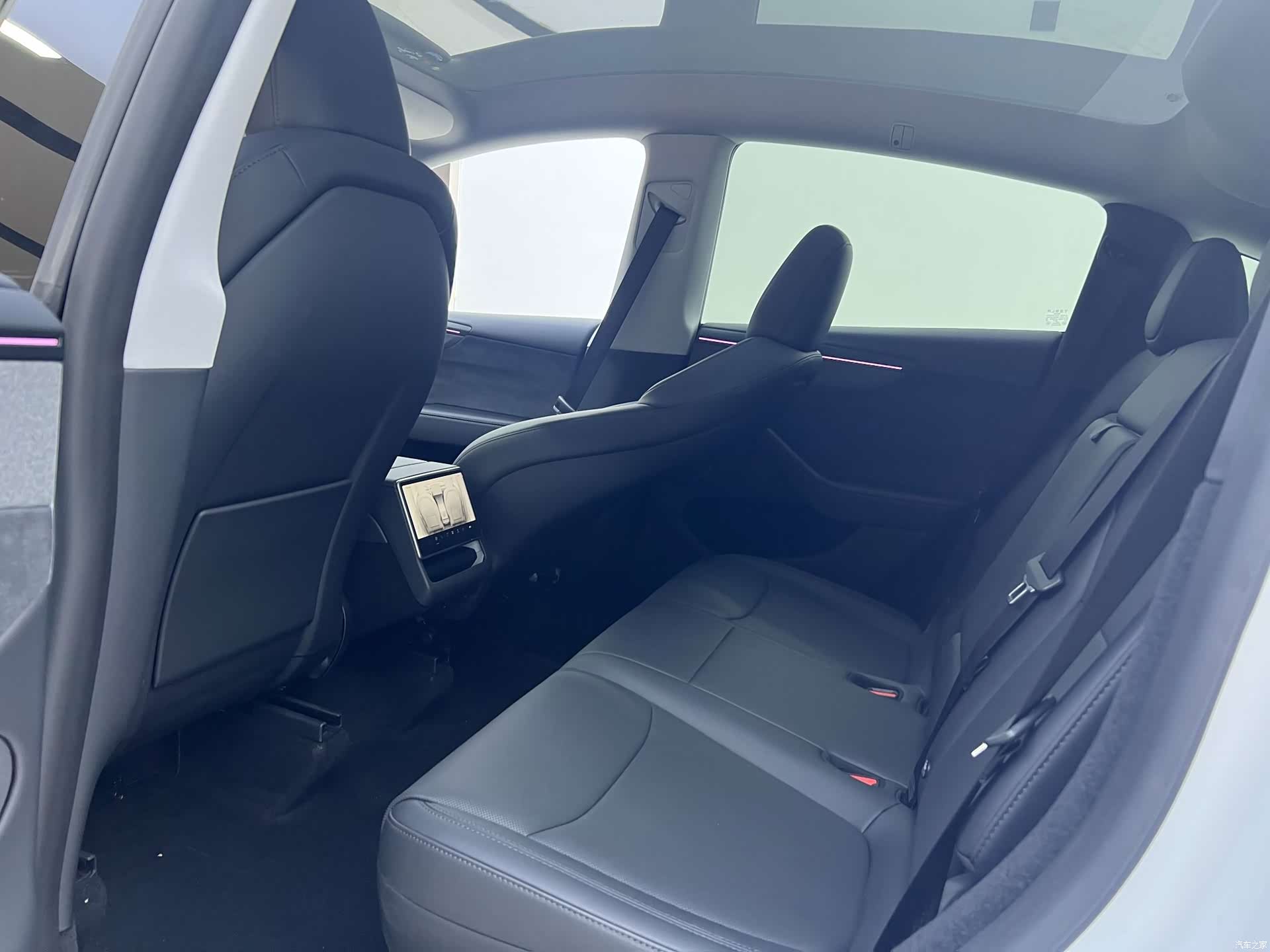 Tesla Model Y, 2025 7