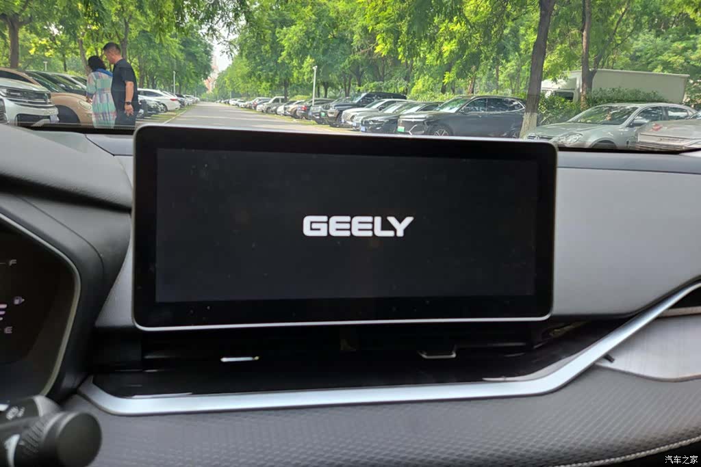 Geely Preface, 2022 13