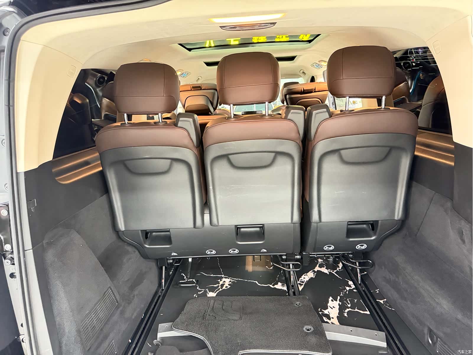 Mercedes-Benz V-Class, 2024 8