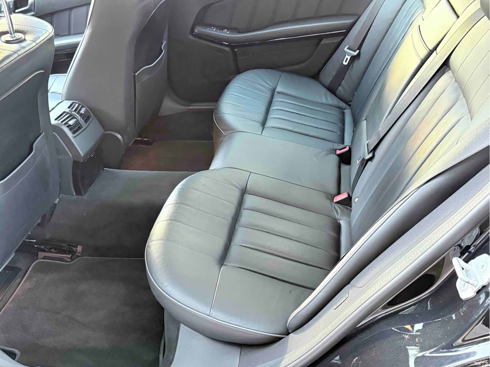 Mercedes-Benz E-Class, 2015 12
