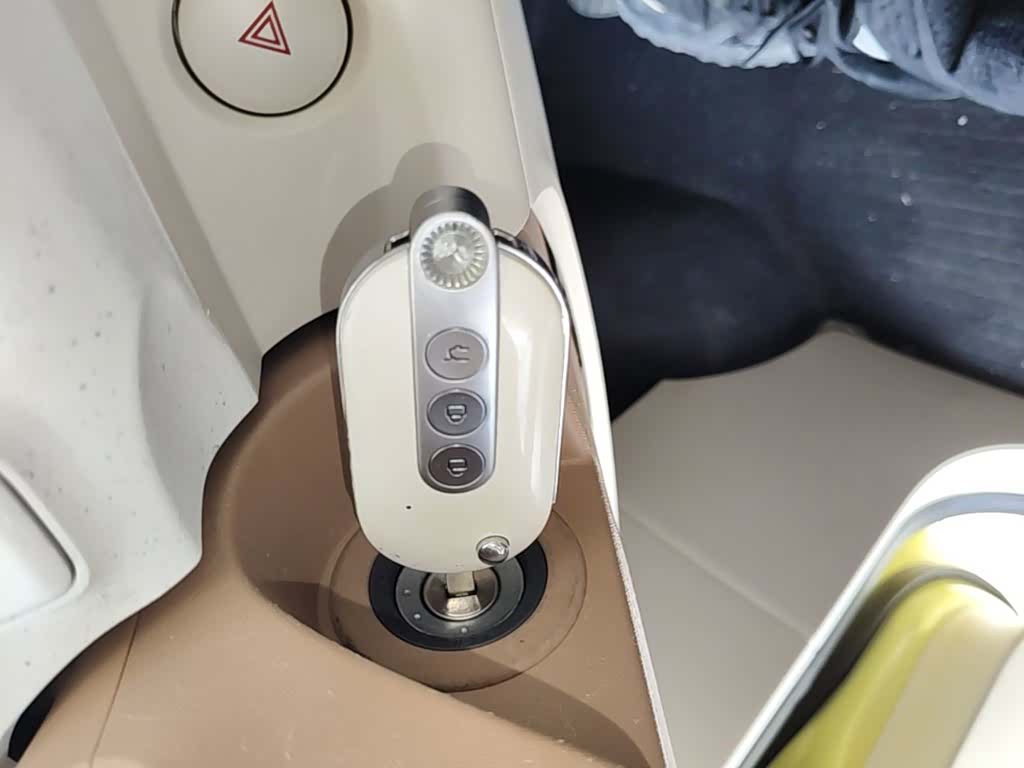 Wuling MINIEV, 2024 9
