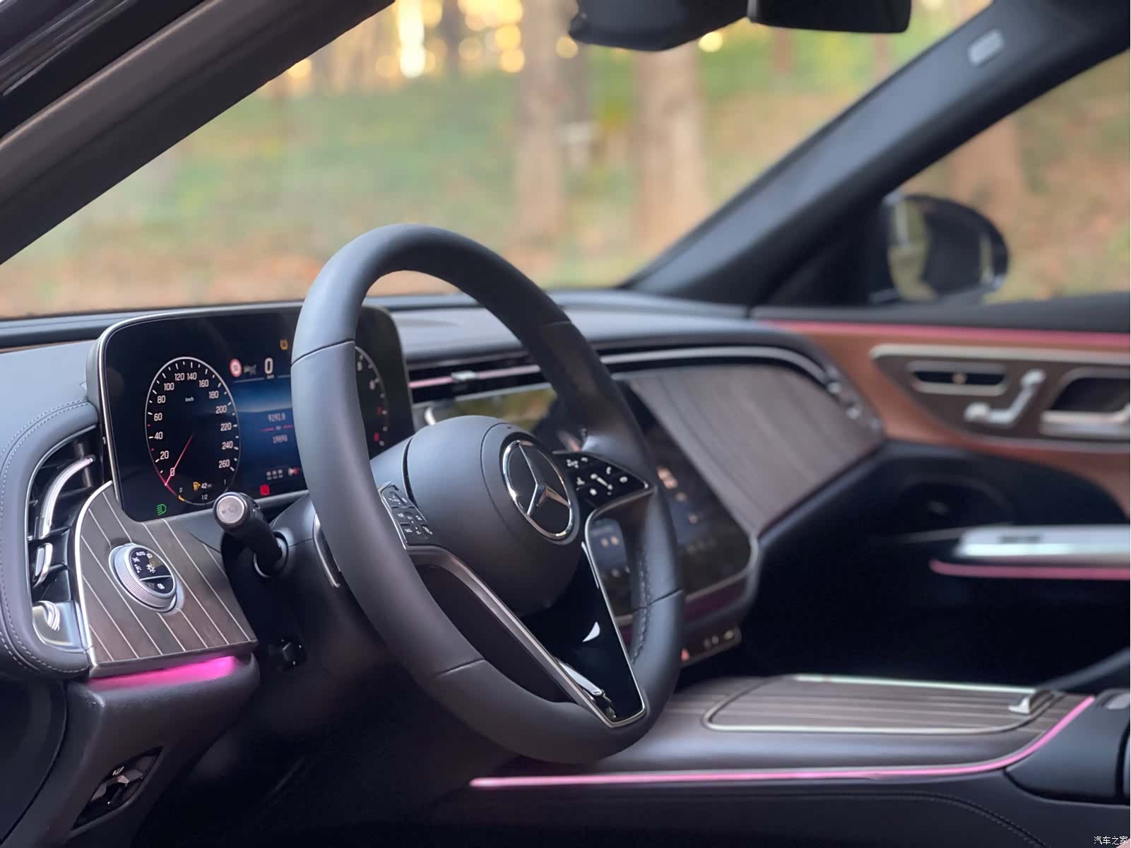 Mercedes-Benz E-Class, 2024 4