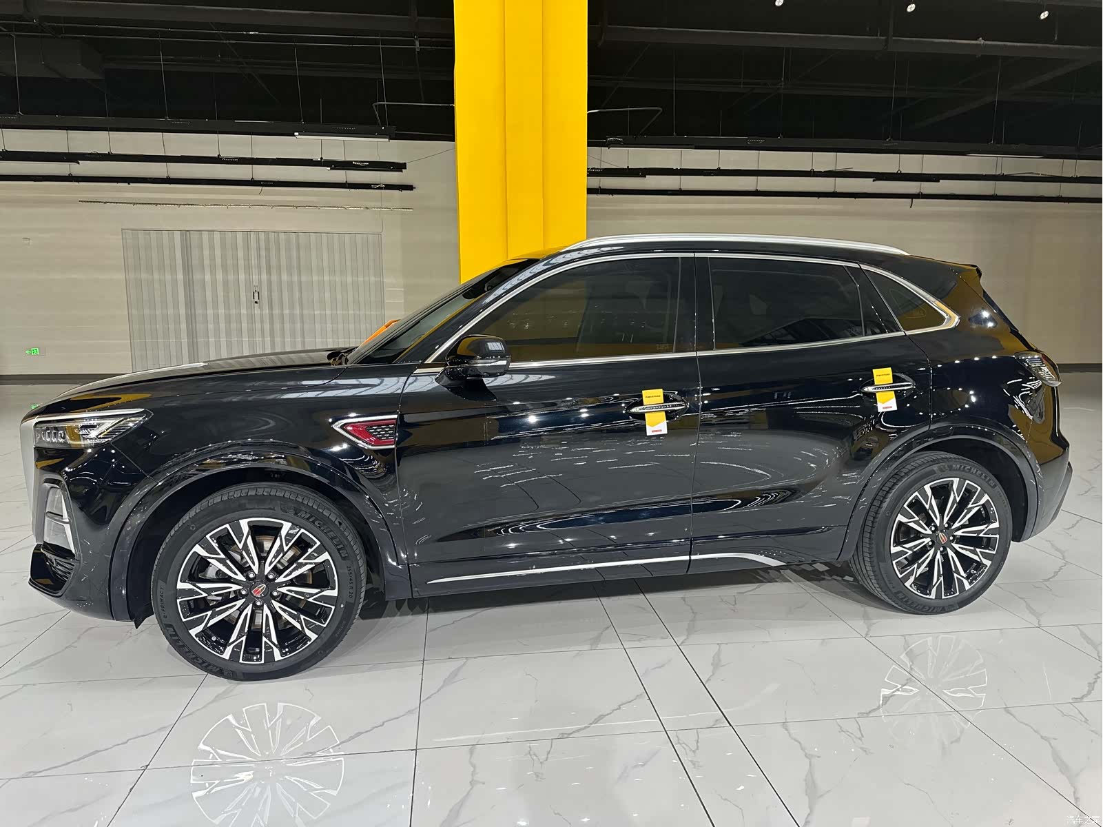 Hongqi HS5, 2023 3