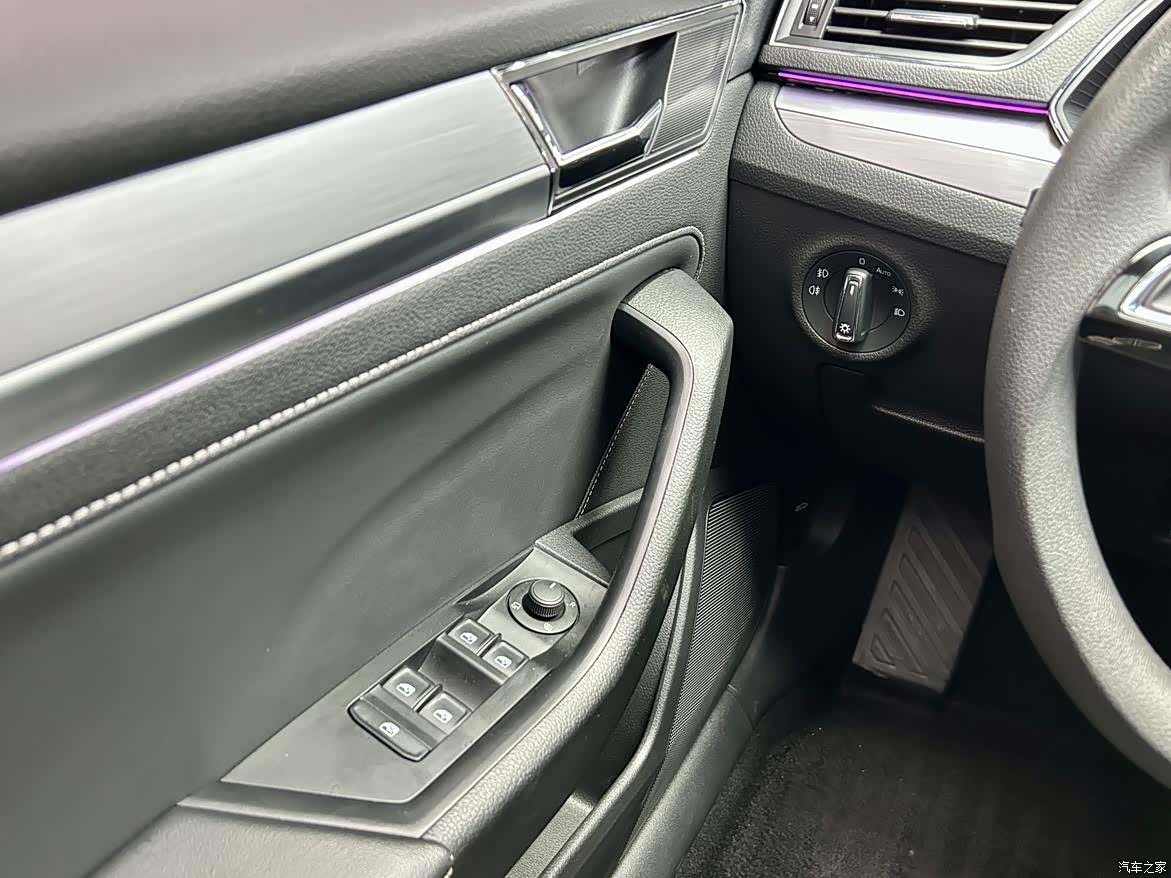 Skoda Superb, 2023 19