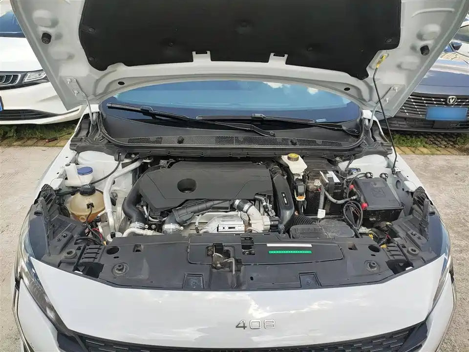 Peugeot 408