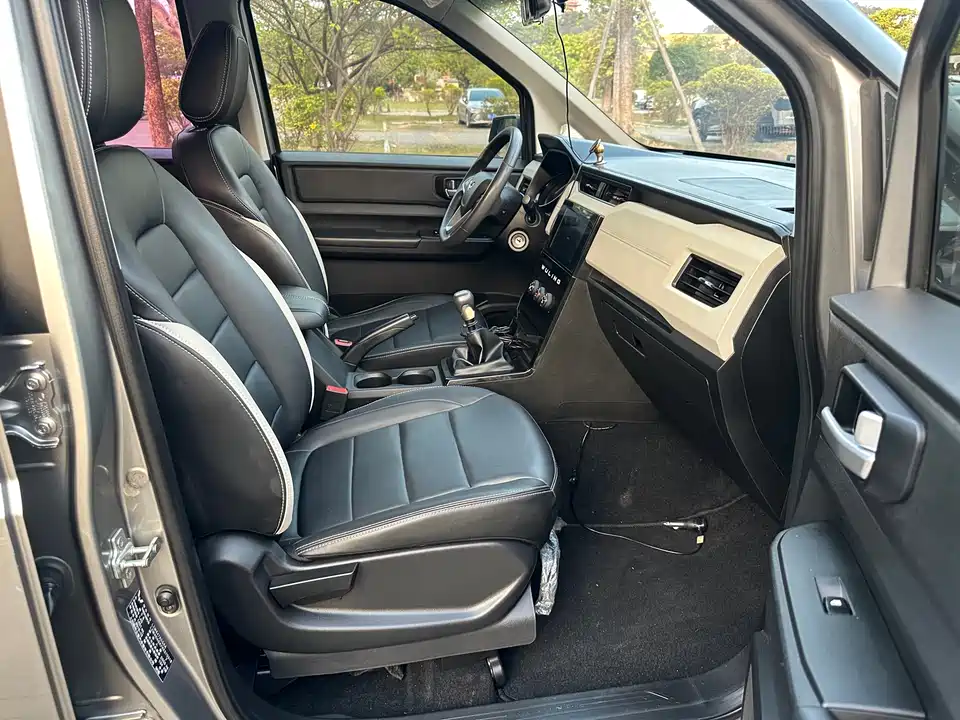 Wuling Wuling Hongguang PLUS