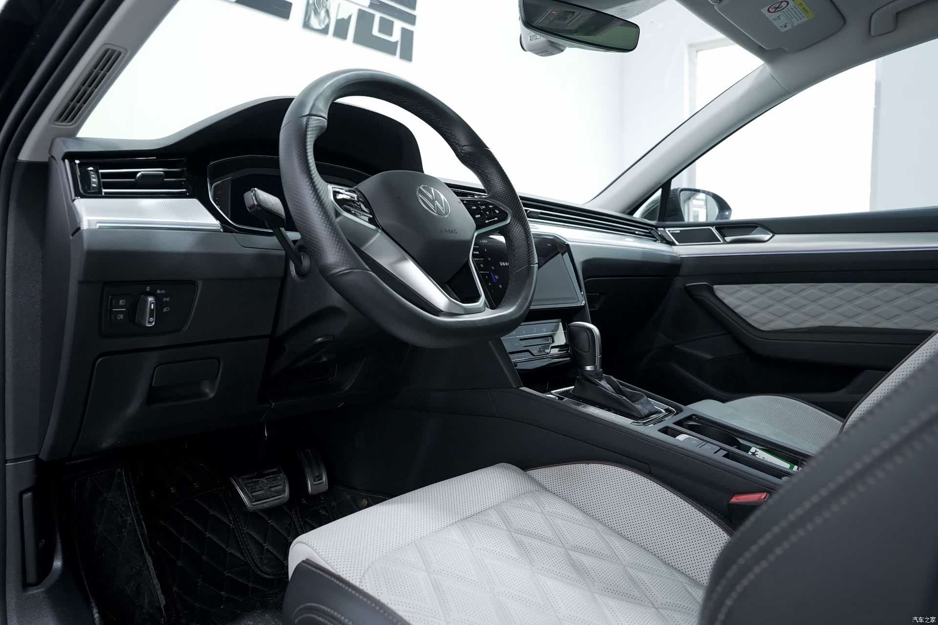 Volkswagen Magotan, 2023 15