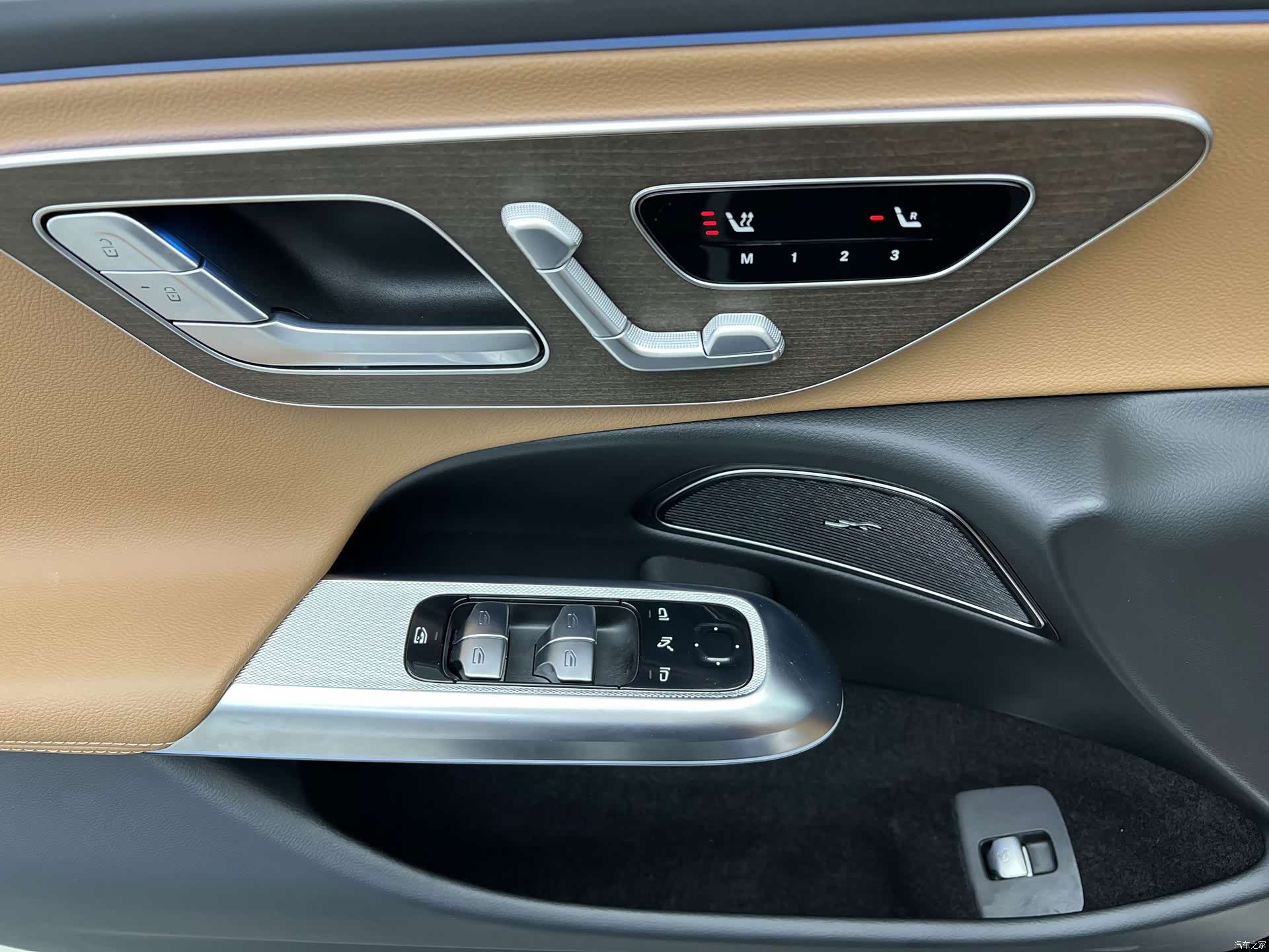Mercedes-Benz E-Class, 2025 4
