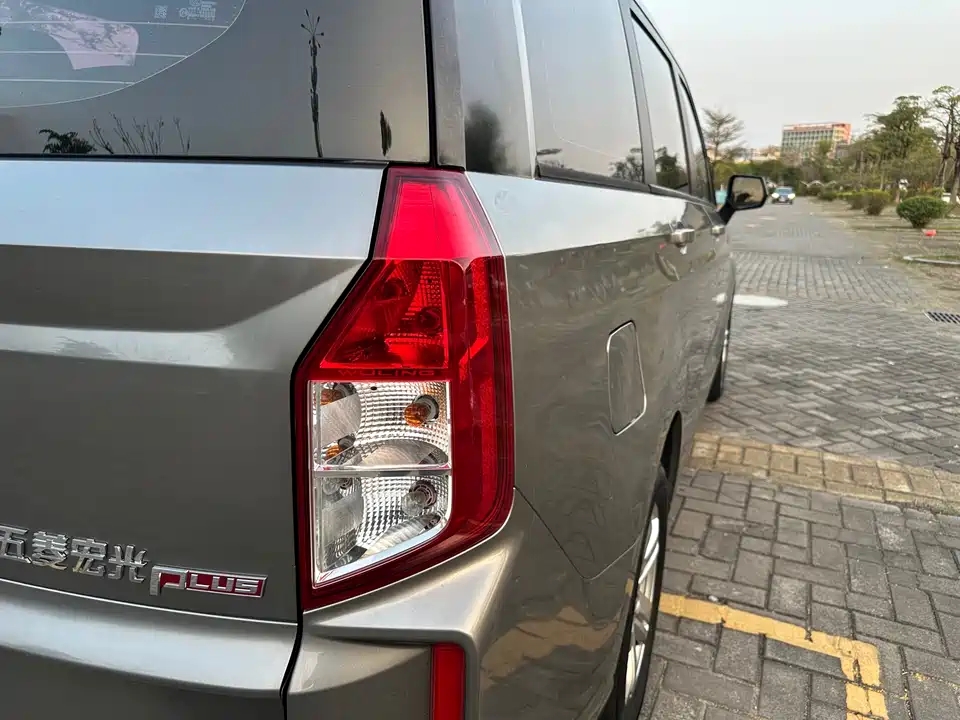 Wuling Wuling Hongguang PLUS