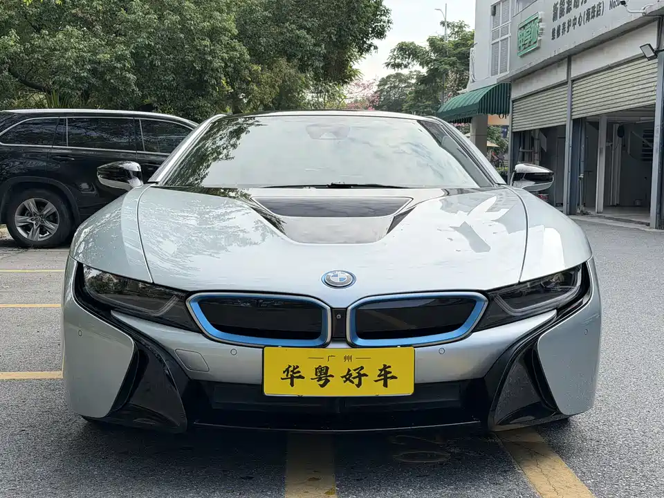 BMW i8