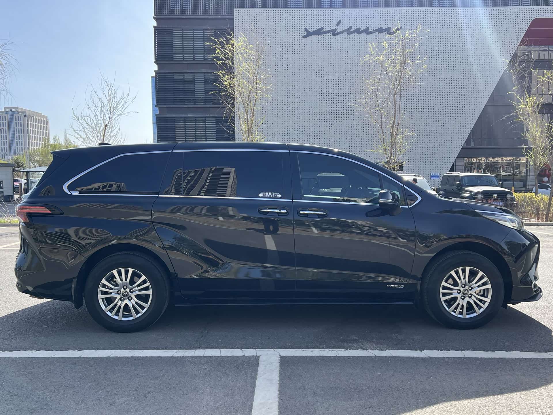 Toyota Sienna, 2022 3
