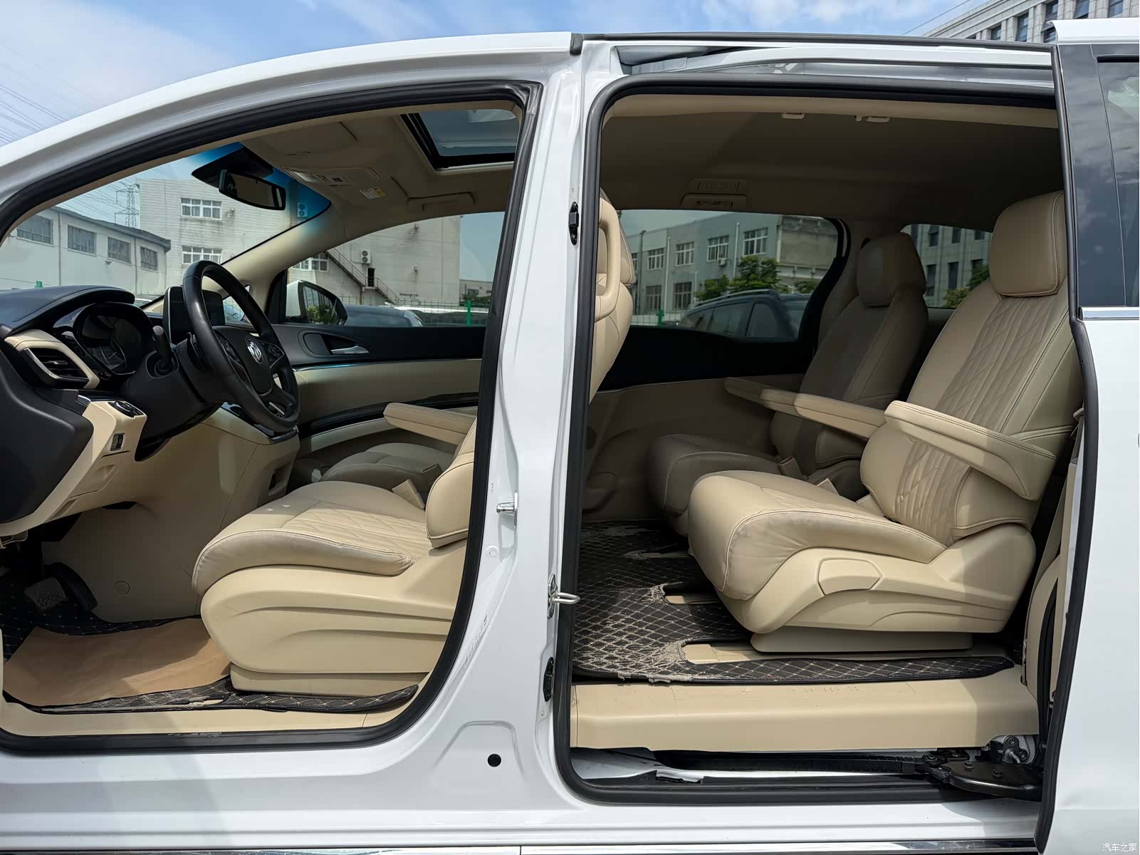 Buick GL8, 2023 9