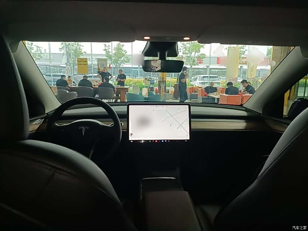 Tesla Model Y, 2021 10
