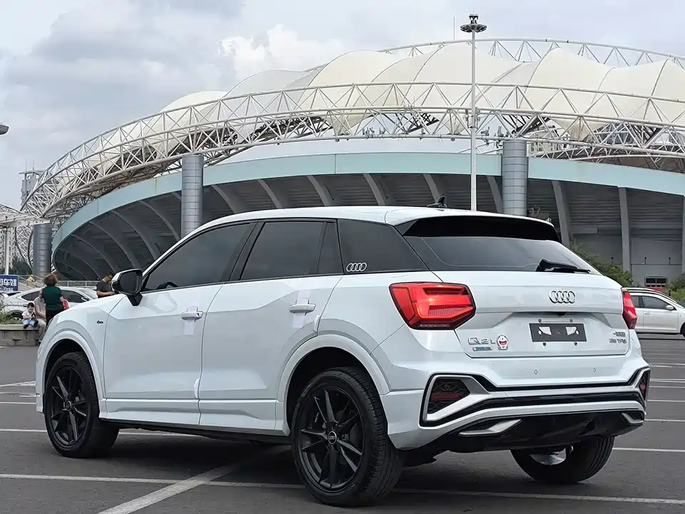 Audi Q2L Audi Q2L