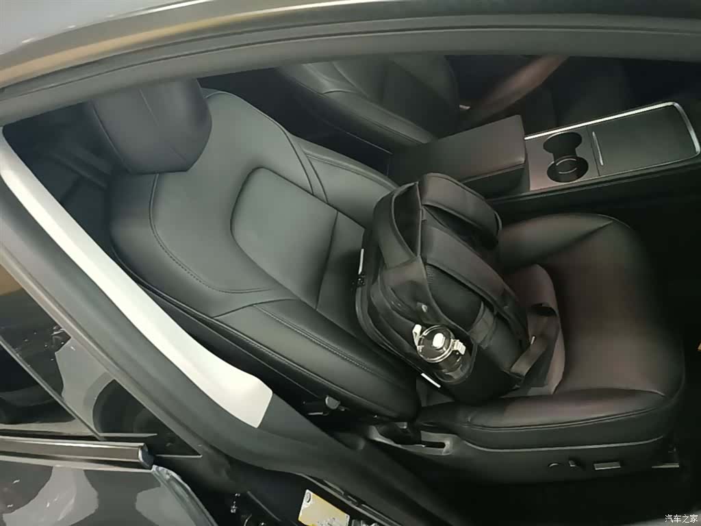 Tesla Model Y, 2021 25